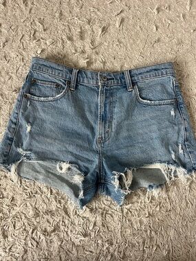 Abercrombie & Fitch The Mom Short High Rise
